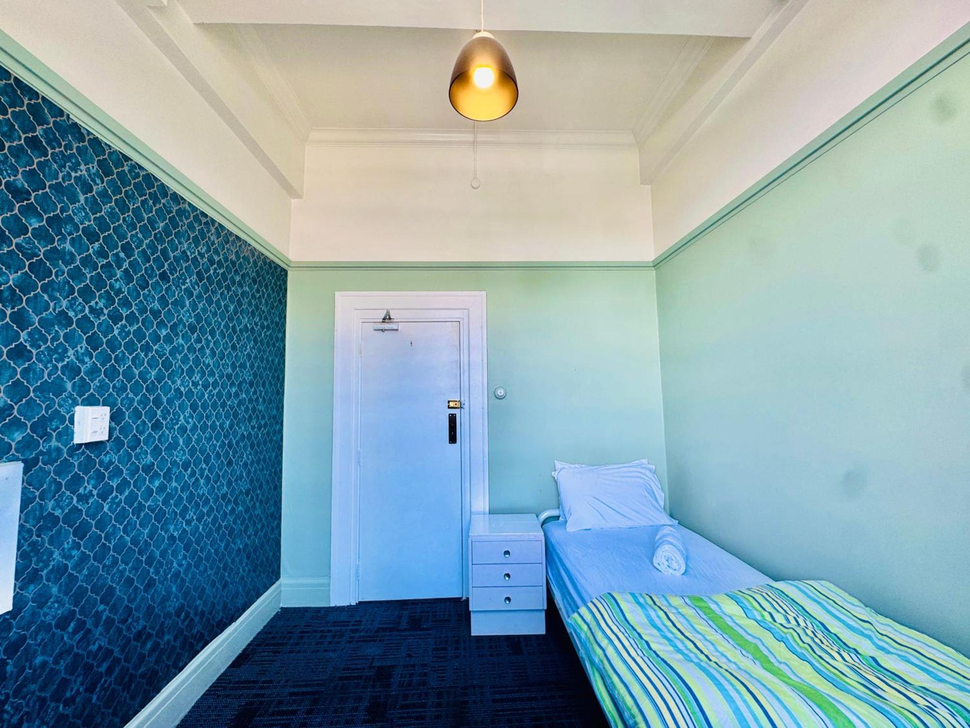 Crashpalace Backpackers Napier Exterior foto