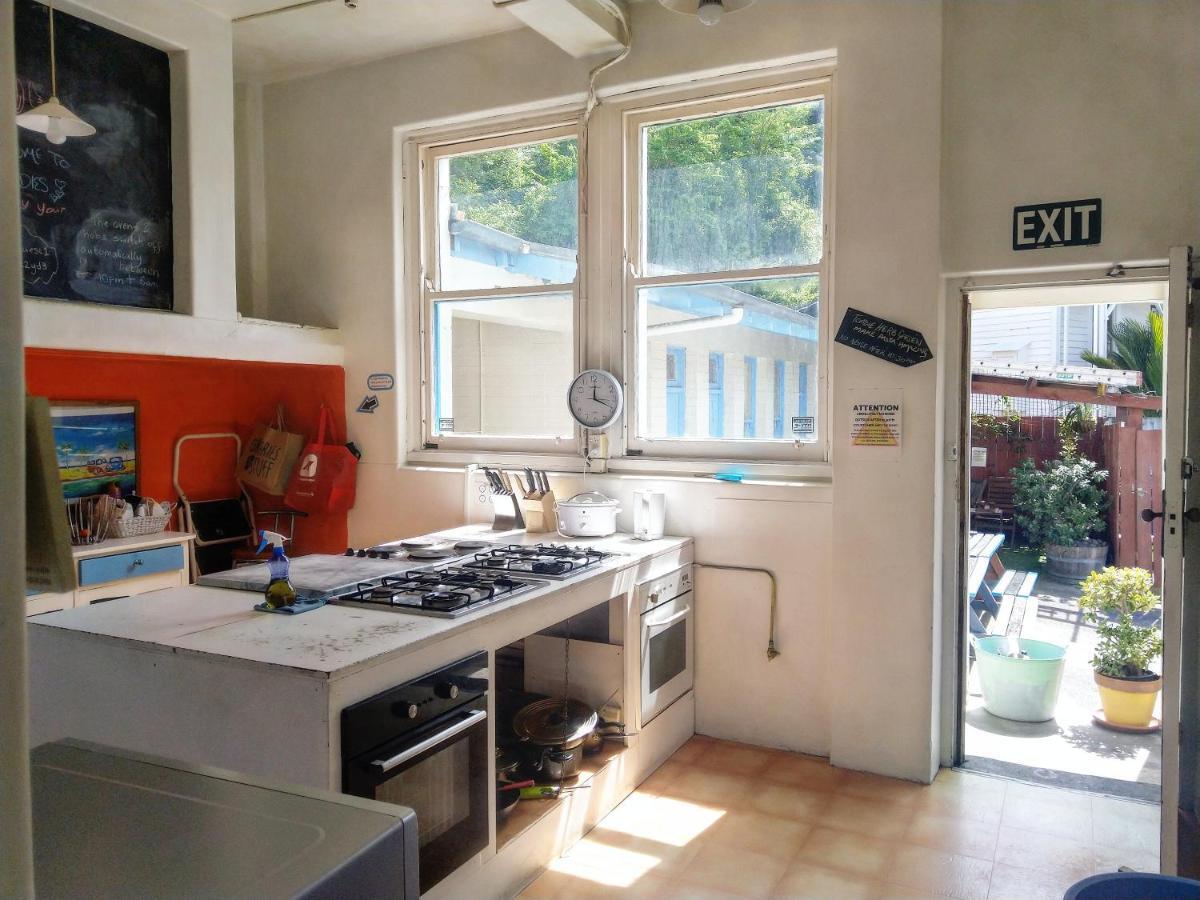 Crashpalace Backpackers Napier Exterior foto